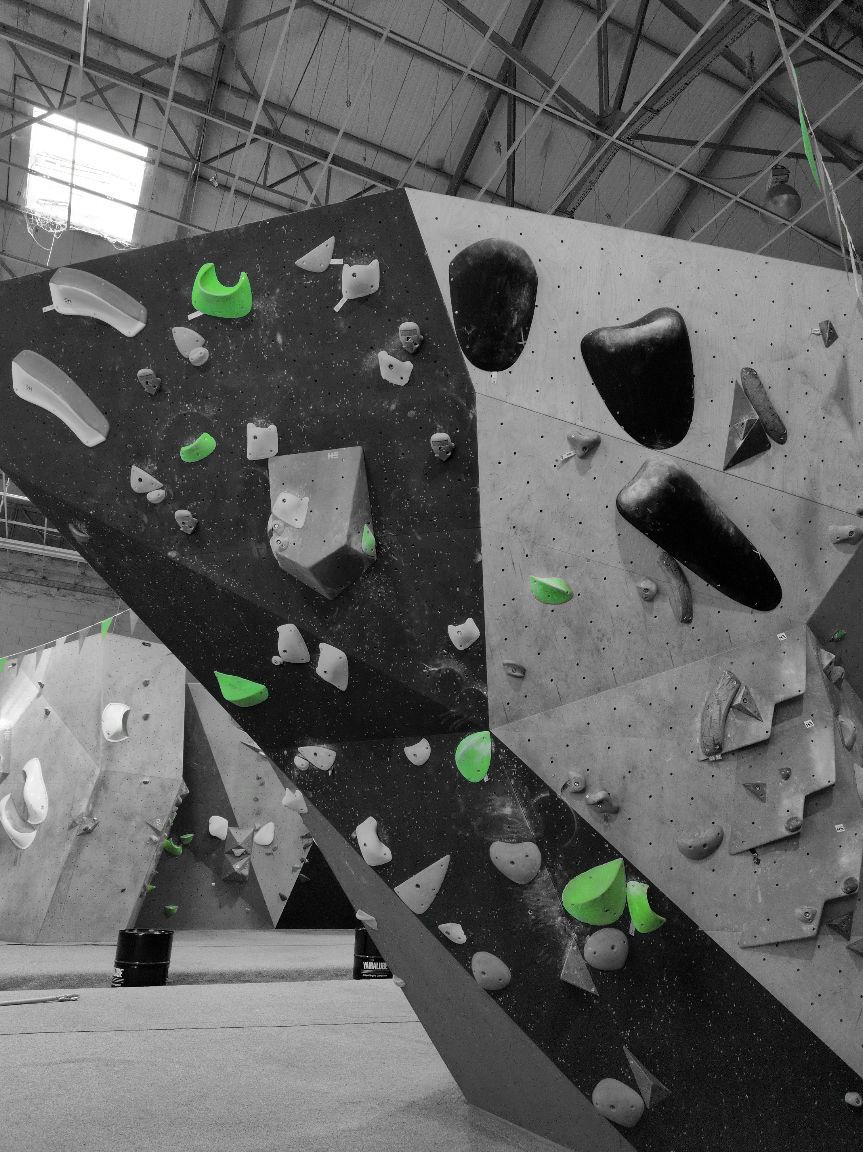 Photographie du bloc coté 7a dans le secteur Proue la salle Bloc Session Nancy.