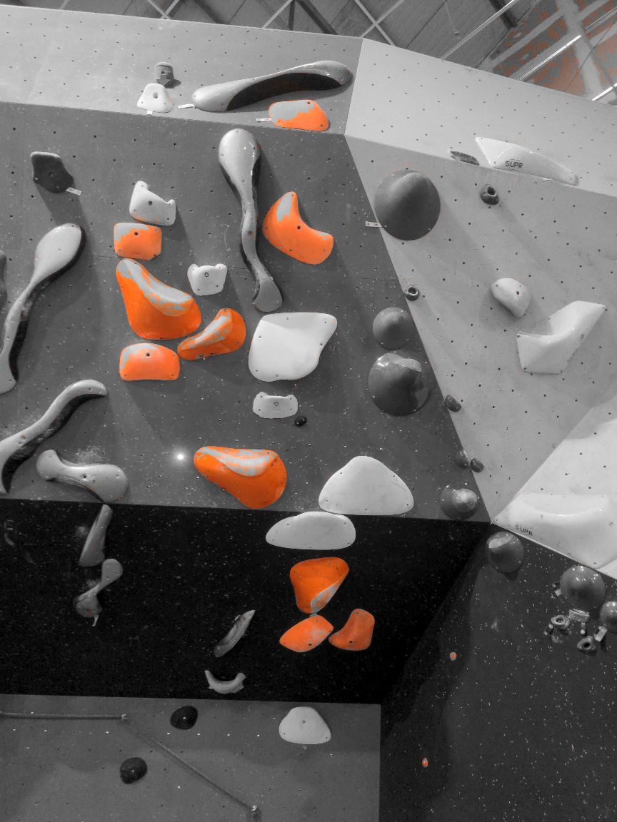 Photographie du bloc coté 7b+ dans le secteur Dévers la salle Bloc Session Nancy.
