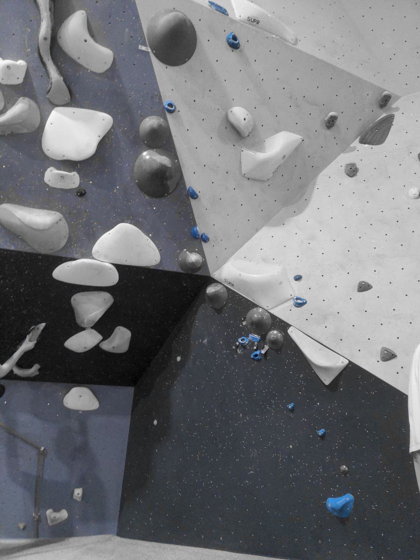 Photographie du bloc coté 6b+ dans le secteur Porte la salle Bloc Session Nancy.