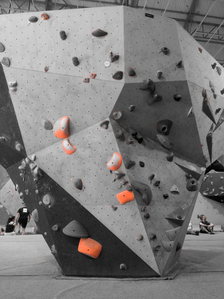 Photographie du bloc coté 6b+ dans le secteur Diamant la salle Bloc Session Nancy.