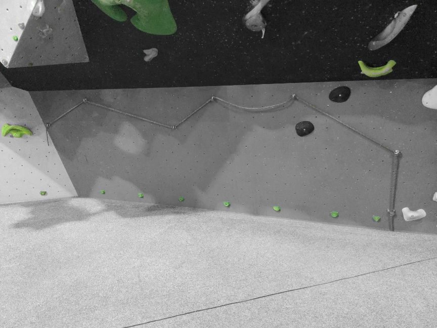 Photographie du bloc coté 5a dans le secteur Dévers la salle Bloc Session Nancy.