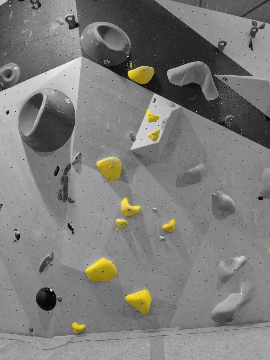 Photographie du bloc coté 2 dans le secteur Titan dos la salle Goat Rocks Nancy.