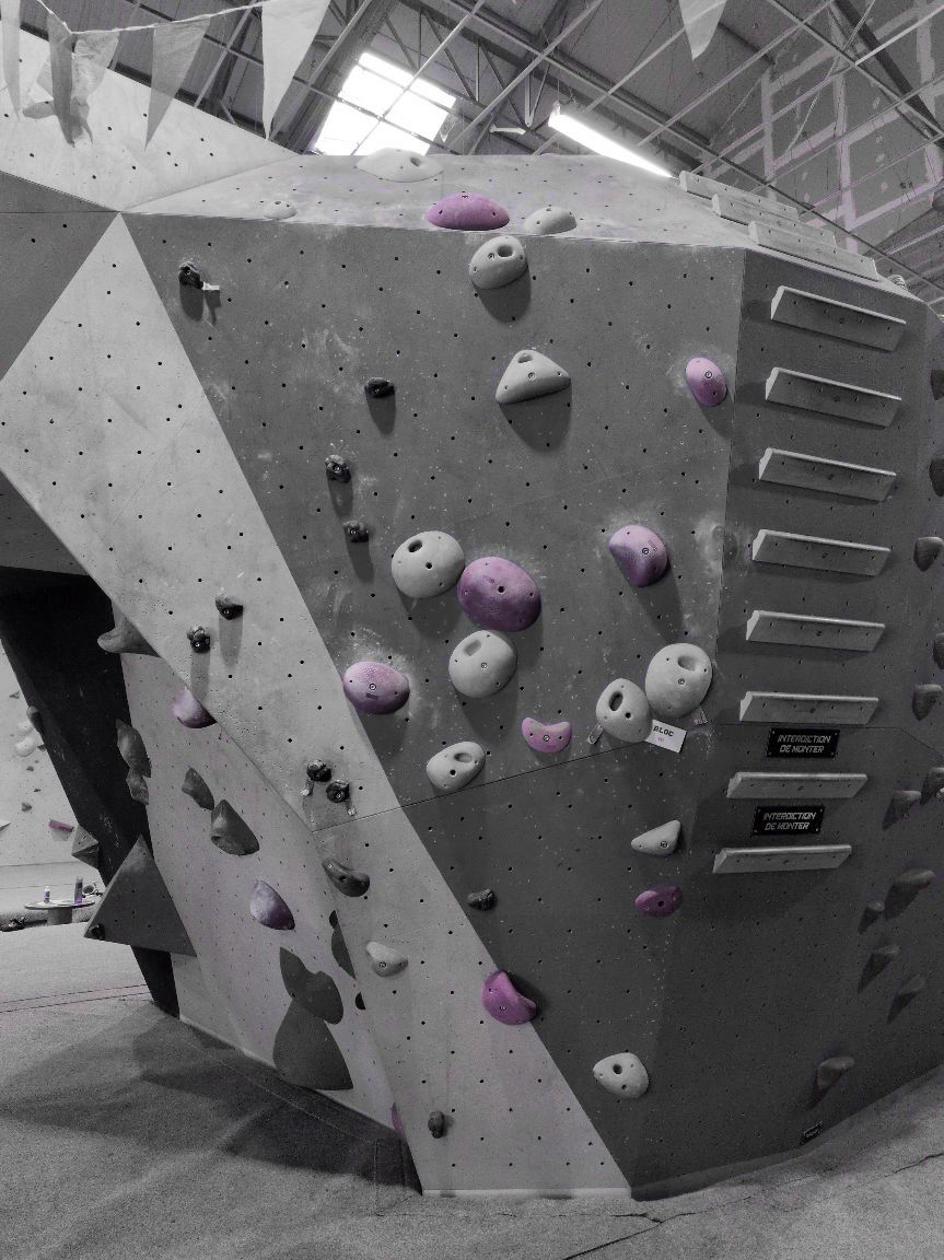 Photographie du bloc coté 6b+ dans le secteur Toboggan la salle Bloc Session Nancy.