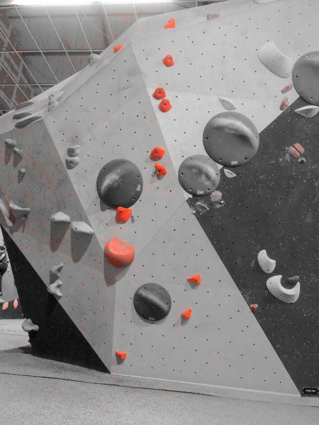 Photographie du bloc coté 2 dans le secteur Petit mur la salle Bloc Session Nancy.